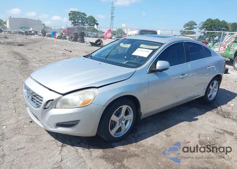 2012 Volvo S60 T5 z USA, uszkodzony, nr VIN YV1622FS5C2120534